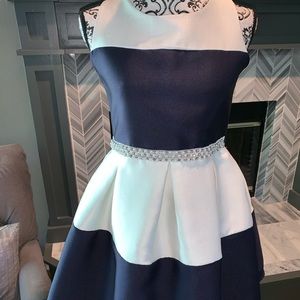 Child’s dress size 14/16